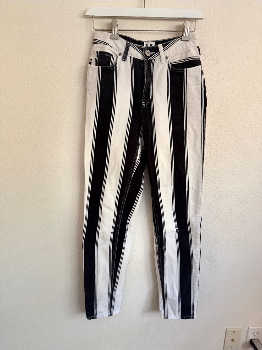 BDG Black & White Vertical Stripe MOM Jeans waist size 24
